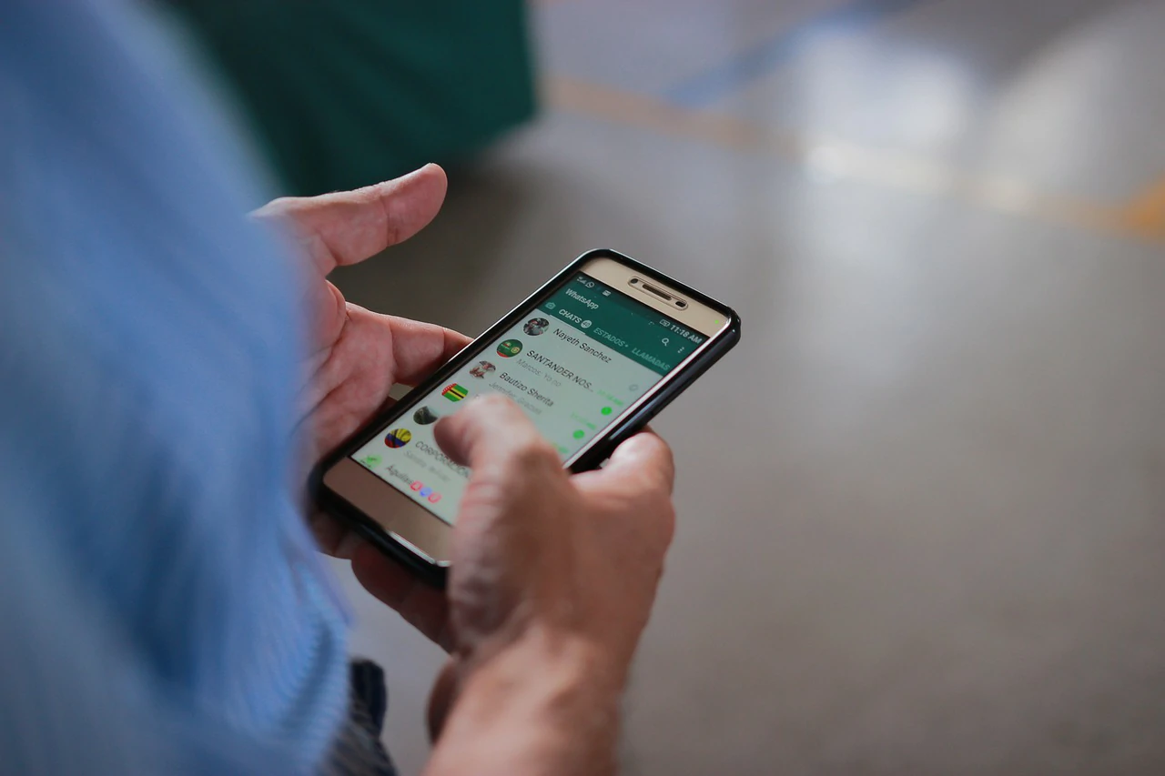 Aplikasi Untuk Mengetahui Chat Whatsapp Pacar